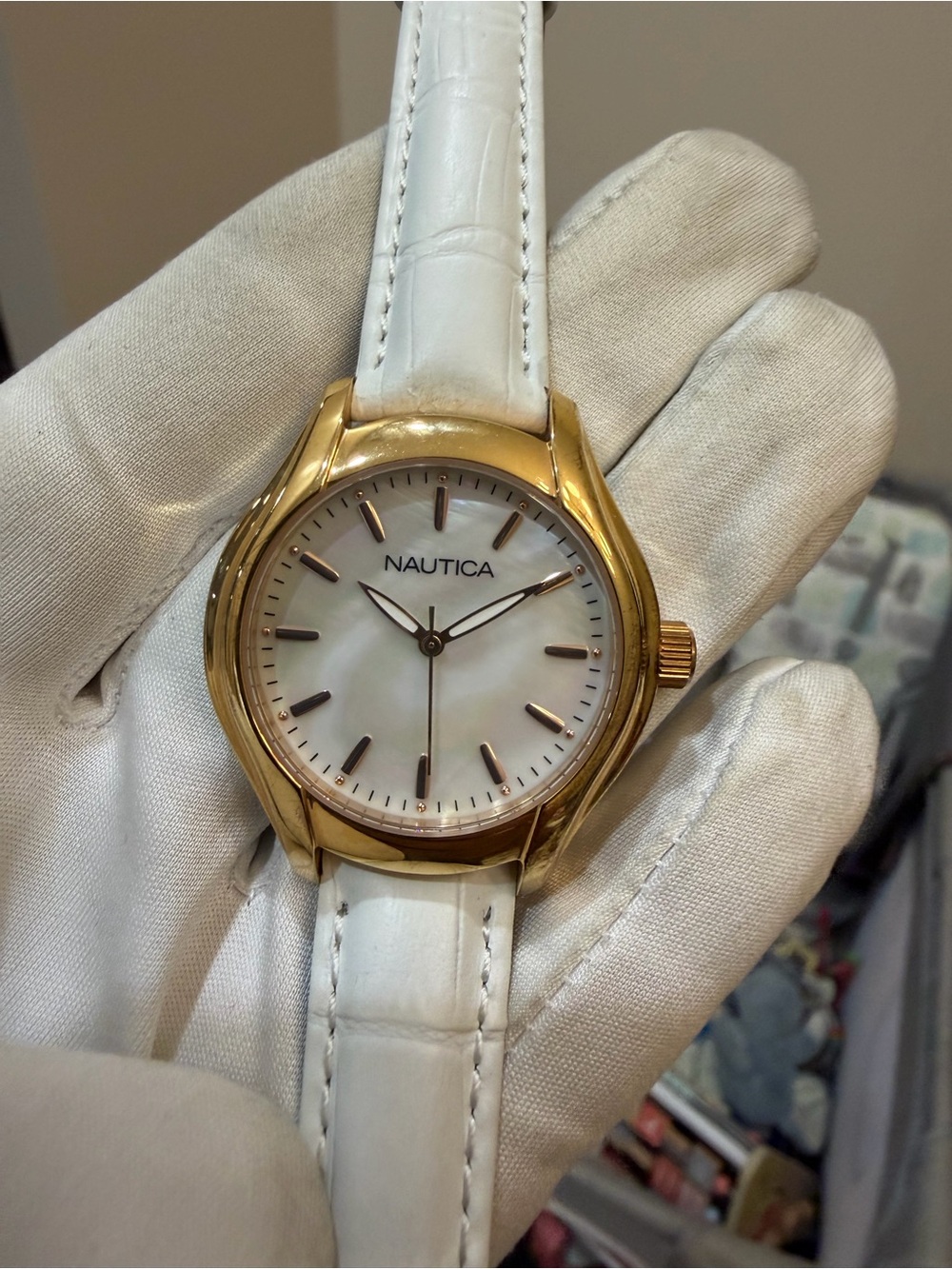 Nautica Women's Watch NCT 18 MID NAI12003M Gold White Leather Mother of Pearl